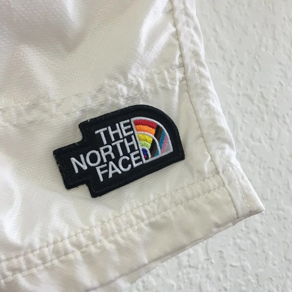 The North Face Mens Size Small TNF Outline Shorts White Elastic Waist 6